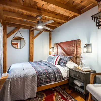 Maison Napoleon B&B - Tremblant Room  CITQ#150080 スカンディネーブ・スパ周辺のホテル
