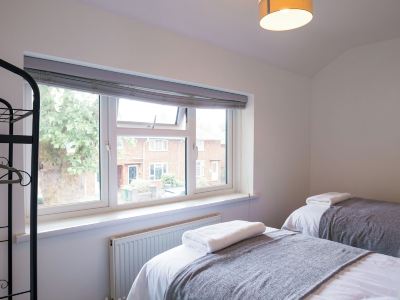 House Sleeps 6 - Parking Garden Family&Contractors