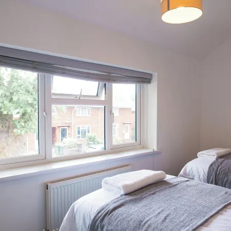 House Sleeps 6 - Parking Garden Family&Contractors