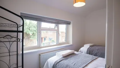 HouseSleeps6-Garden-Parking-Familly&Contractors