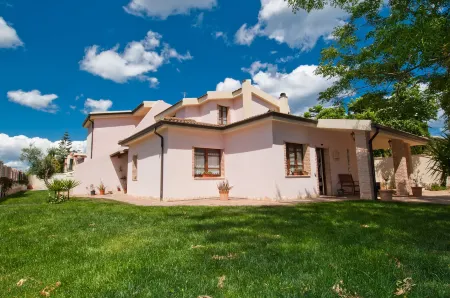 Gentarrubia Отели рядом с достопримечательностью «Maramura»