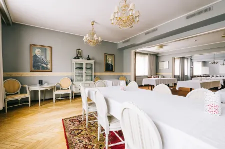 Pietarsaaren Kaupunginhotelli Отели в г. Пиетарсаари