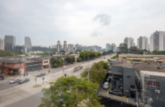 360 納索斯烏尼達斯