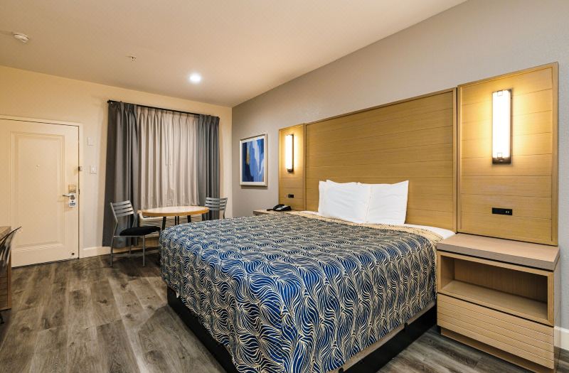 Palace Inn Blue IAH East