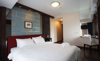 4C - No Impact from Earthquake 2Bedrooms 2 Bath Downtown Bangkok