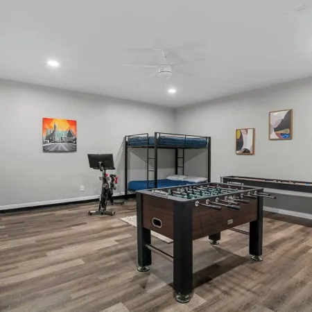 Sun Filled Home W Gorgeous Pool HotTub Gameroom