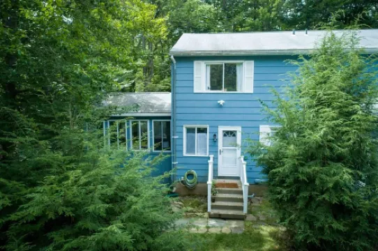 Hot Cocoa Bar 4 Season Porch Wwood Stove Hotels in Coolbaugh Township