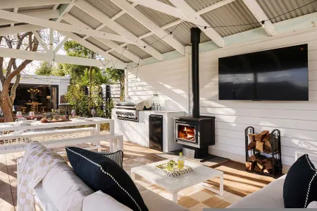 Bella's Cottage Spa Sauna Large Groups Отели рядом с достопримечательностью «Ярра Вэлли Рацинг»