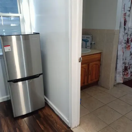 Fada Guest House - 38 Yates Ave Newark