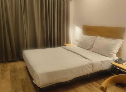 Wishotel Xpress Hotel GK Inn