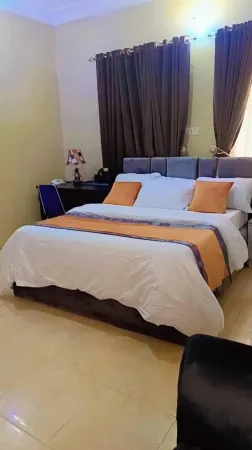 NERO CARBON APARTMENT