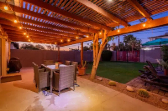 ซันเซ็ต เอเอสยู ไพรเวท พูล อัพเดท คิทเช่น บาธส์