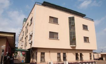 Alfoscar Hotel & Suites