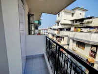 Cozy Guwahati Apartment With City & Mountain Views - Mountain view