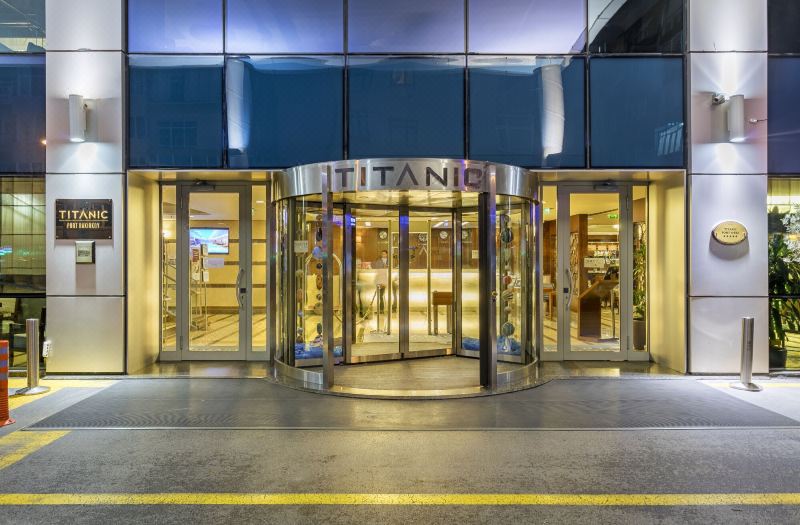 Titanic Port Bakirkoy