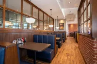 Sandman Hotel Hamilton - breakfast