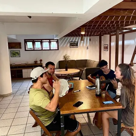 Nômades Vibe da Ilha - Adventure Hostels & Coworking