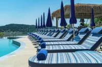 Petra Nera Skiathos, Philian Hotels & Resorts - สระว่ายน้ำแบบอินฟินิตี้