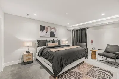 B&W 2-bedroom condo with WiFi, AC in delightful Philadelphia