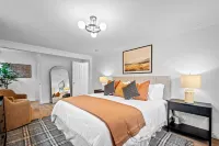 Charming 2-Bedroom House in Denver Area - Near Tech Center > 30 Day Min. Rental> Hotels in 