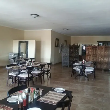Shamba Lodge Отели в г. Китве