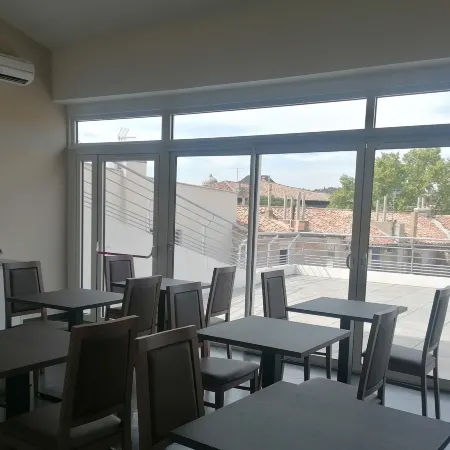 Square Hotel