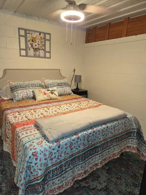 The Riverside Cottage... Charming  2-bedroom cottage on the Mohican River