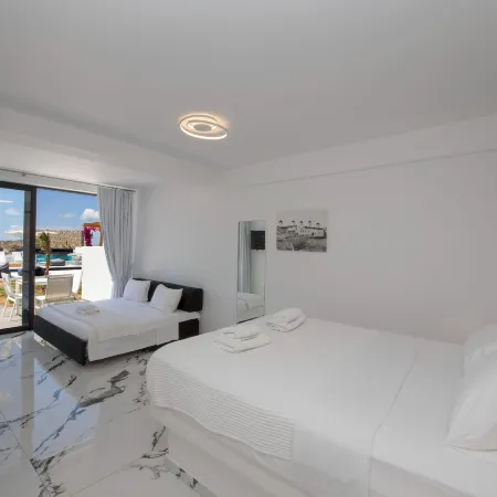 Bianco a Nero Mykonos