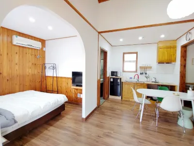 Solbaram Punggyungsori Pension Hotels in Seongsan llchulbong/Pyoseon-myeon