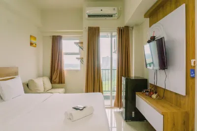 Comfy and Nice Designed Studio Parkland Avenue Apartment Các khách sạn ở Cilenggang