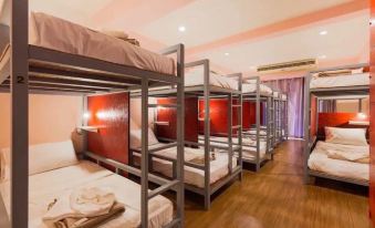 Popeyes Hostel Patong