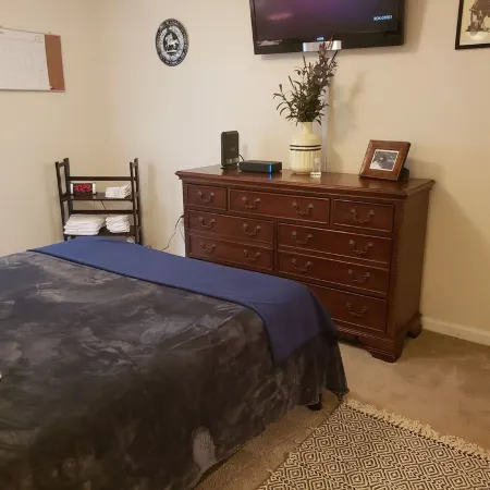 Updated, 2 Bedroom Condo - Sleep 6 off of Price's Fork - 2 Night Minimum Hotels in Blacksburg