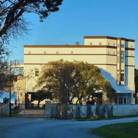 Luxury Lakefront Property and Wedding Venue Отели в г. Гудзон Бенд