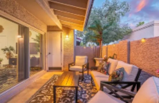 ~Villa Fiore~ 2 King Beds & Swimming Pool!