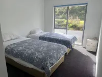 Seaview's New 2 Bedrooms House 그레이마우스 호텔