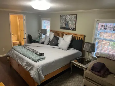 Adventure Launchpad or Cosy Resting Space Hotels in der Nähe von Biltmore Bass Pond And Boathouse