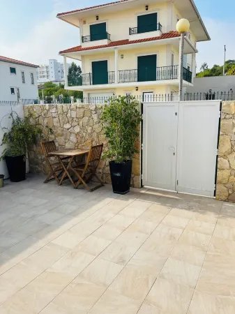 T0 p/ Férias Totalmente Renovado na Nazaré Отели в г. Назаре