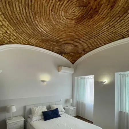 Wonderful house Built To Excellent Standards in the heart of Olhao.