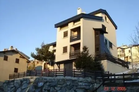 Apartment in Les Angles with amazing view of Maternale lake