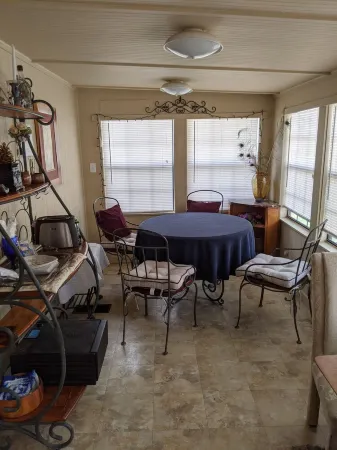 Escape to a Cute Cottage type 2/1 "BIG" Tiny Home in the heart of Canyon Lake. Отели рядом с достопримечательностью «Cranes Mill Marina»