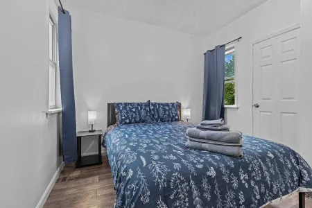 New Luxury & Spacious House in the Heart of Janesville