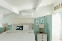 Teagues Bay Hideaway - Ocean View Cottage Hotels in East End