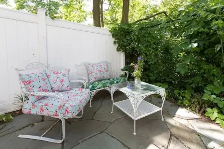 Vintage Charmer Waterfall views! sleeps 5!