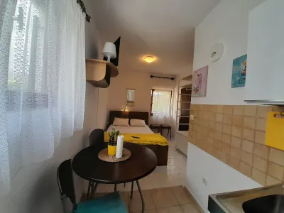 Lovely Studio Malina for up to 2 people close to the beach