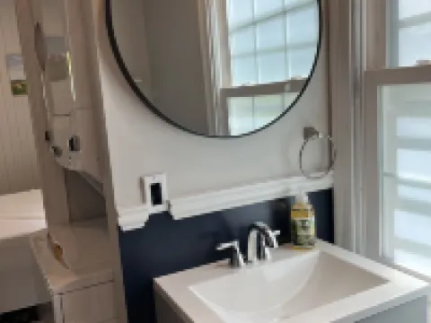 Historic Whitneyville Cottage Hotels in Hamden