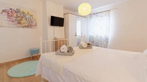 Villa Nicolara - Three Bedroom Villa with Pool