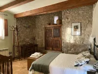 La Farraja de Cal Farrés, rural house 1 h. from BCN: swimming pool, bbq, garden.