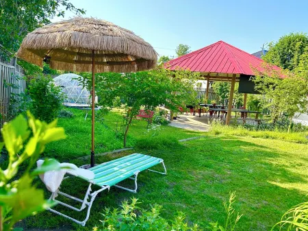 Moon River Отели рядом с достопримечательностью «Fisherman's Paradise Resort»