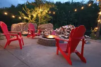 Lake front cottage with beach & dock (Pet-Friendly