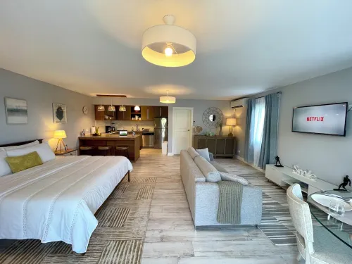 Villa Norman Cozy + Stylish Studio